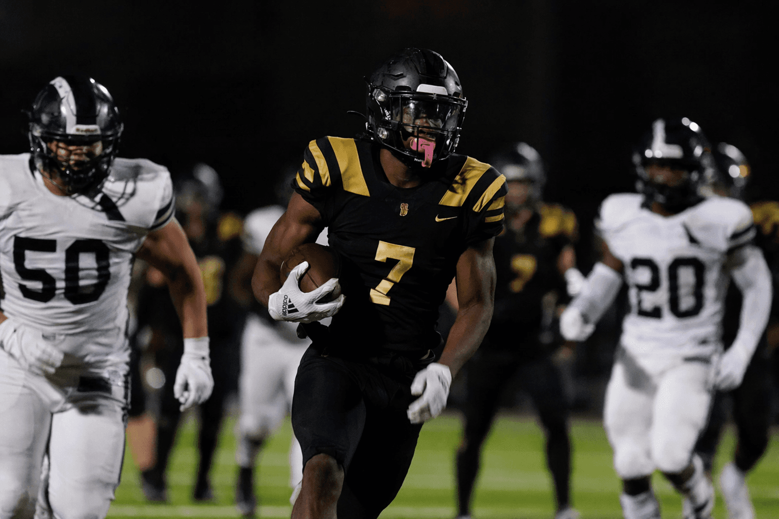 Re’Aire Washington picks North Dakota after early offer and two-way production