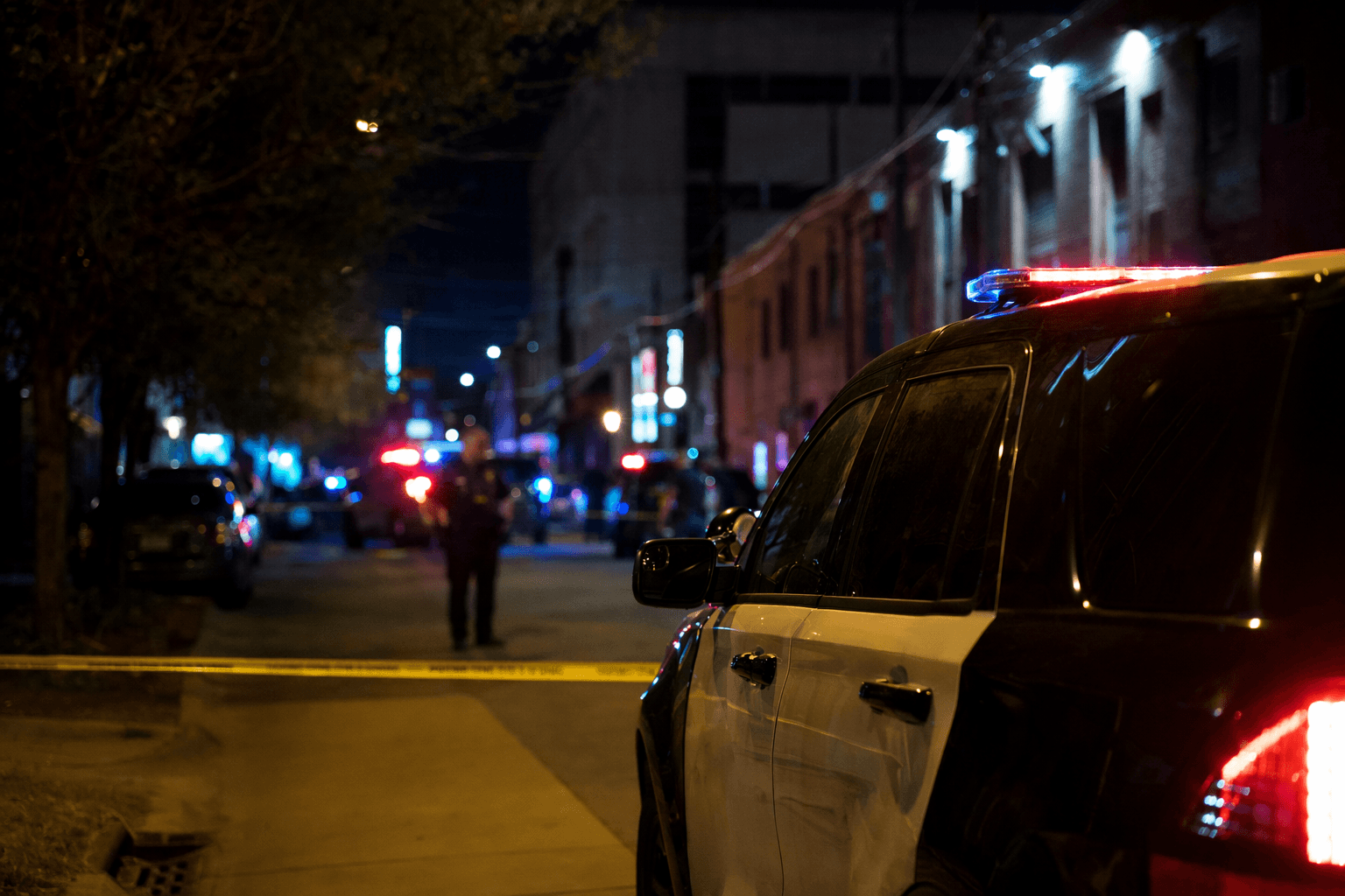Dallas Deep Ellum shootings leave security guard dead, five injured