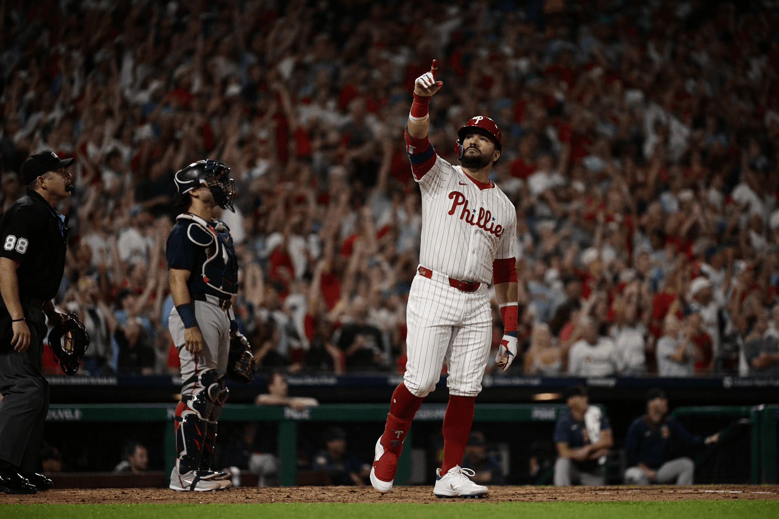 Schwarber homers again as Phillies beat Red Sox, Mattingly hits 900 wins