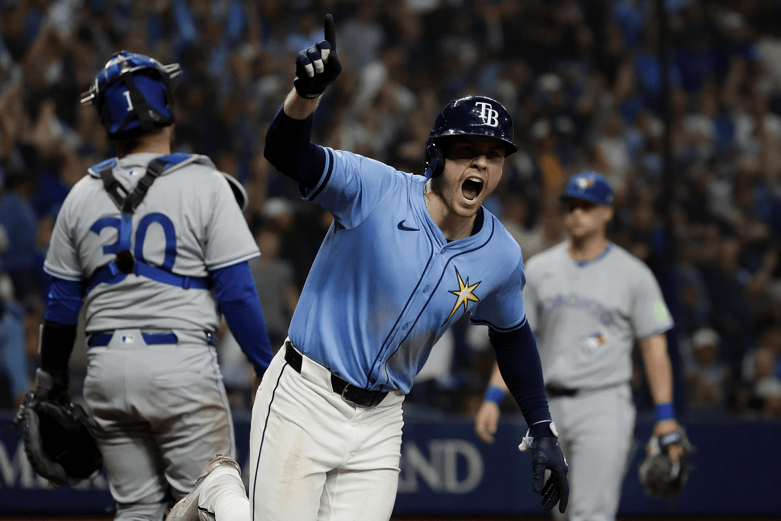 Rays edge Blue Jays in 10, extend blistering early-season run