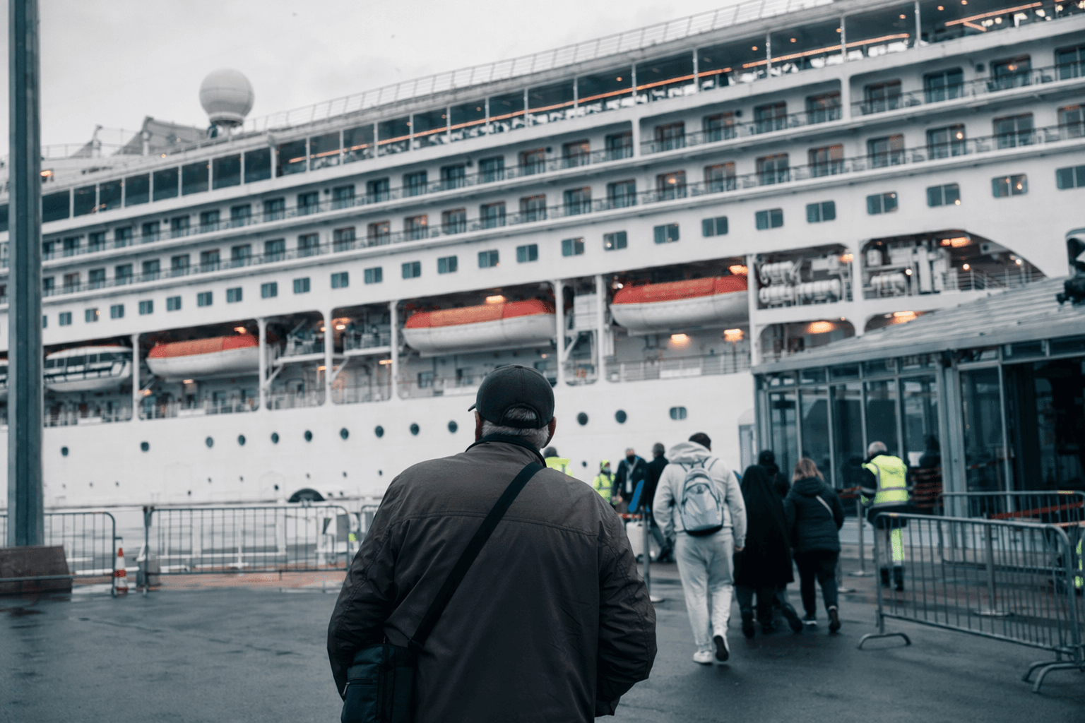 Norovirus outbreak confines 1,700 on cruise ship in Bordeaux