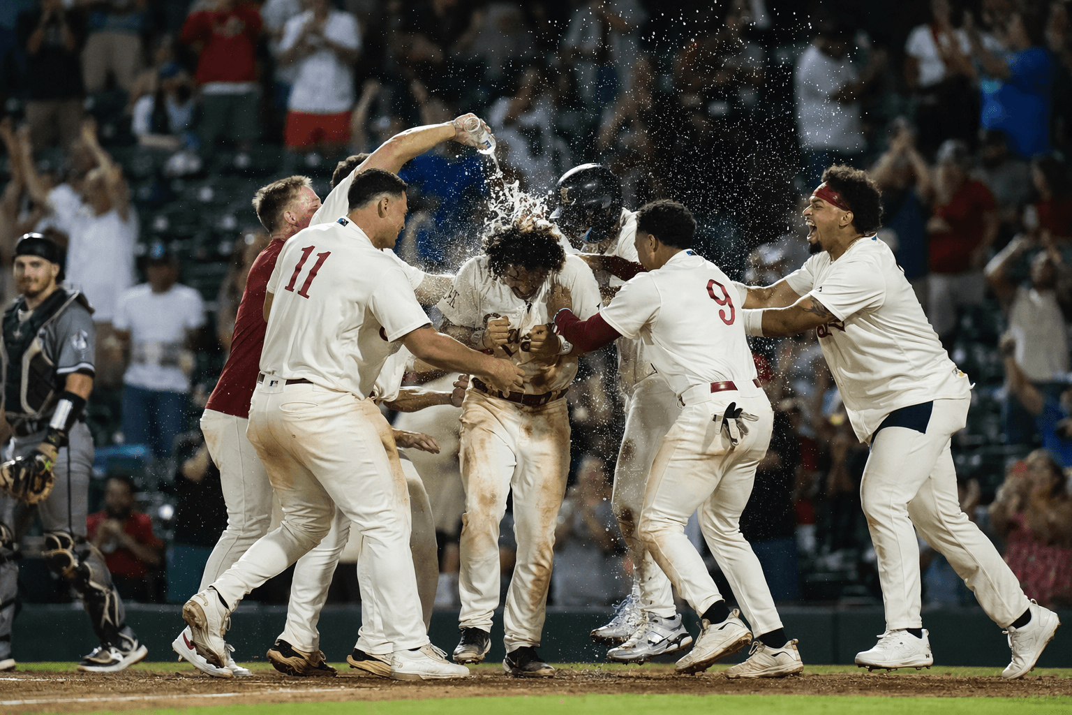 Round Rock rallies late, walks off Sacramento 6-5