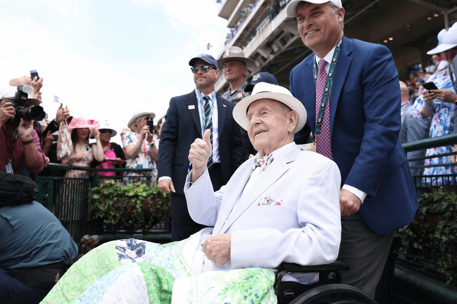 89-year-old Derby Bob fulfills wish, attends 80th Kentucky Derby