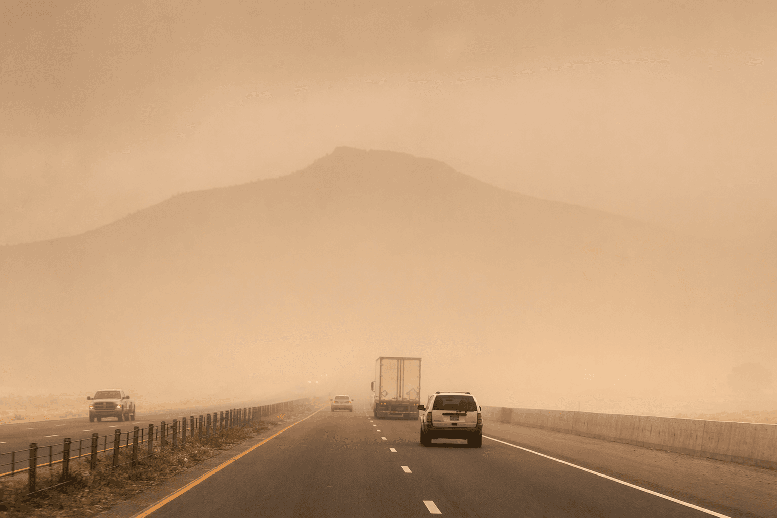 Dust storm advisory covers Sandoval County, visibility drops along major roads