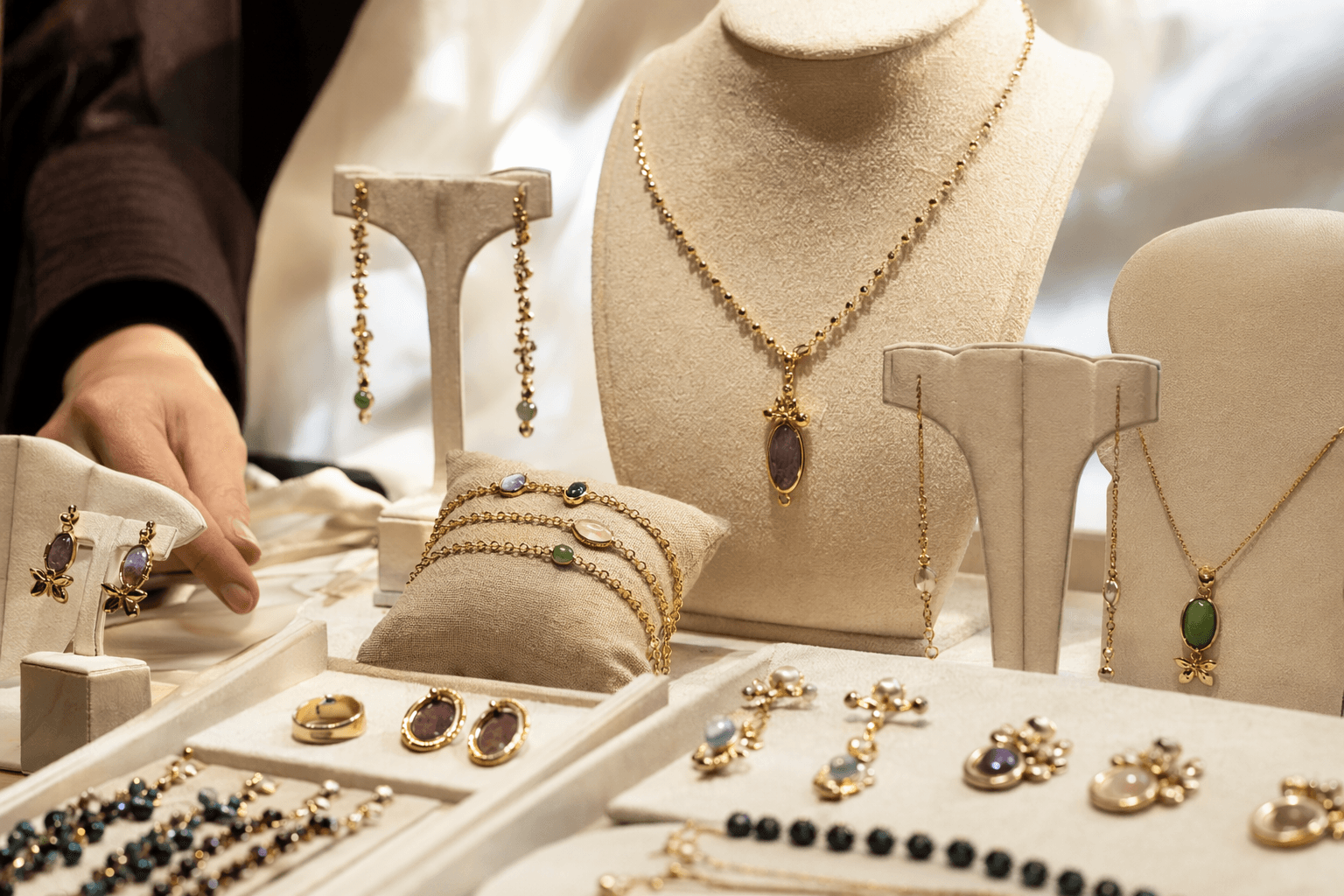 OroArezzo spotlights modern gold birthstone jewelry trends