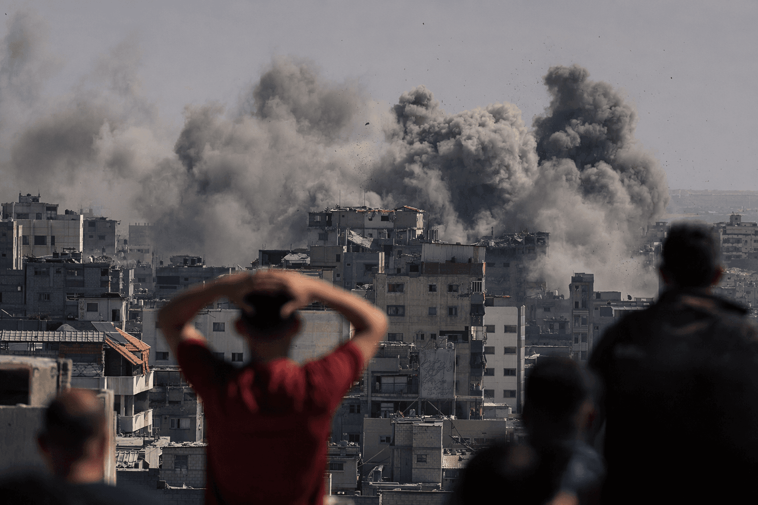 Israeli strike targets Hamas military chief amid fragile Gaza ceasefire