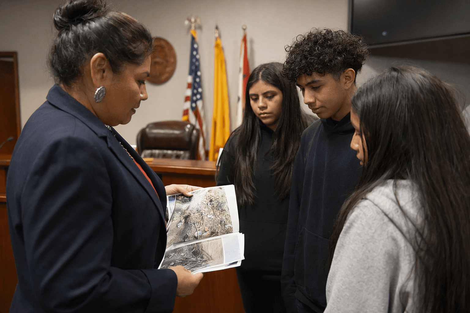 Gallup students urge mayor to reduce trash and boost recycling