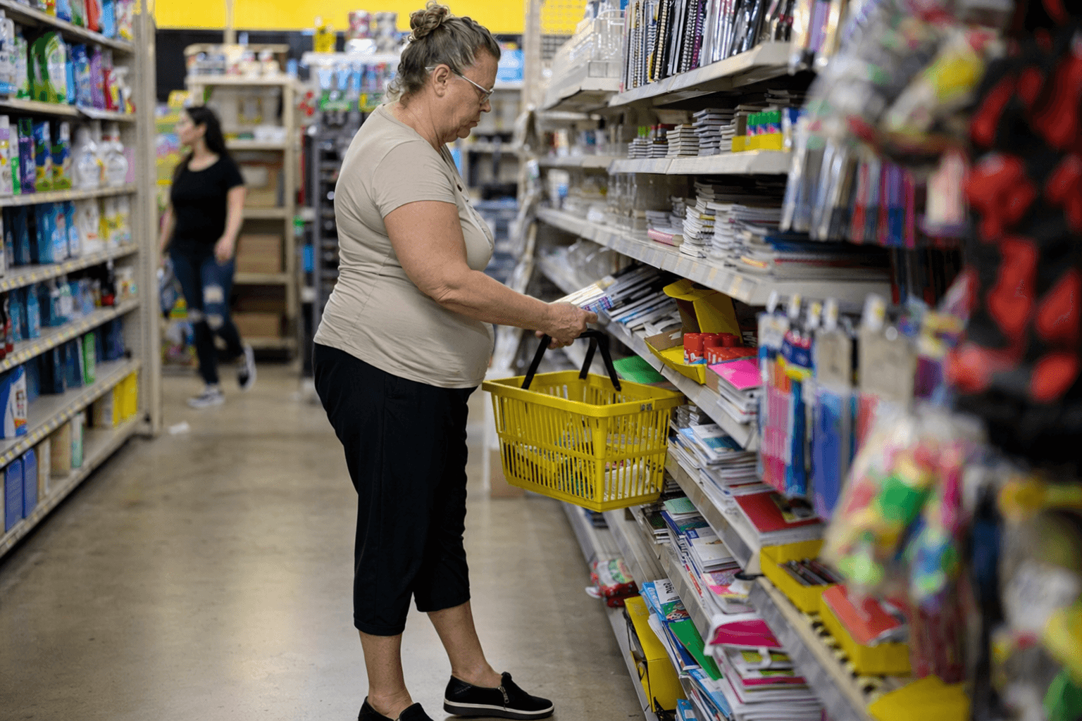 Retail earnings week could signal more price-sensitive Dollar General shoppers