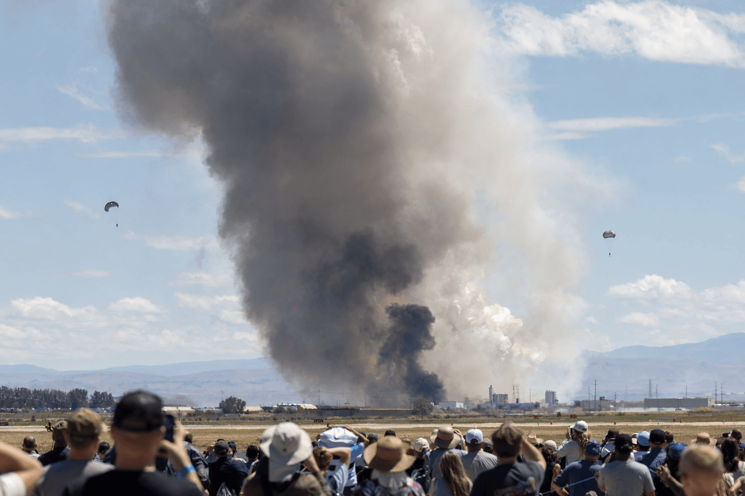 Two Navy jets collide at Idaho air show, four crew eject safely