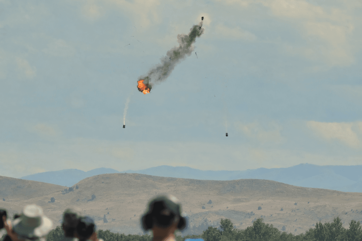 Four Navy pilots eject safely after jet collision at Idaho air show