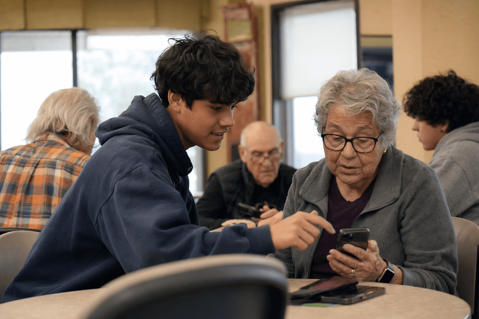 Teeniors brings teen-led tech help to Sandoval County seniors