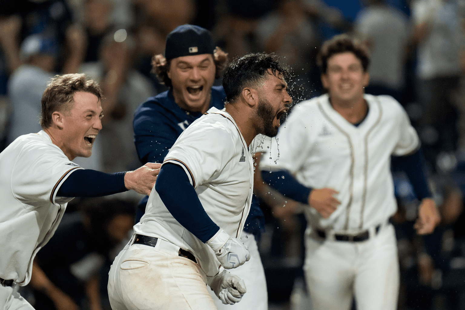 Zamora’s ninth-inning homer lifts Nashville to eighth straight win