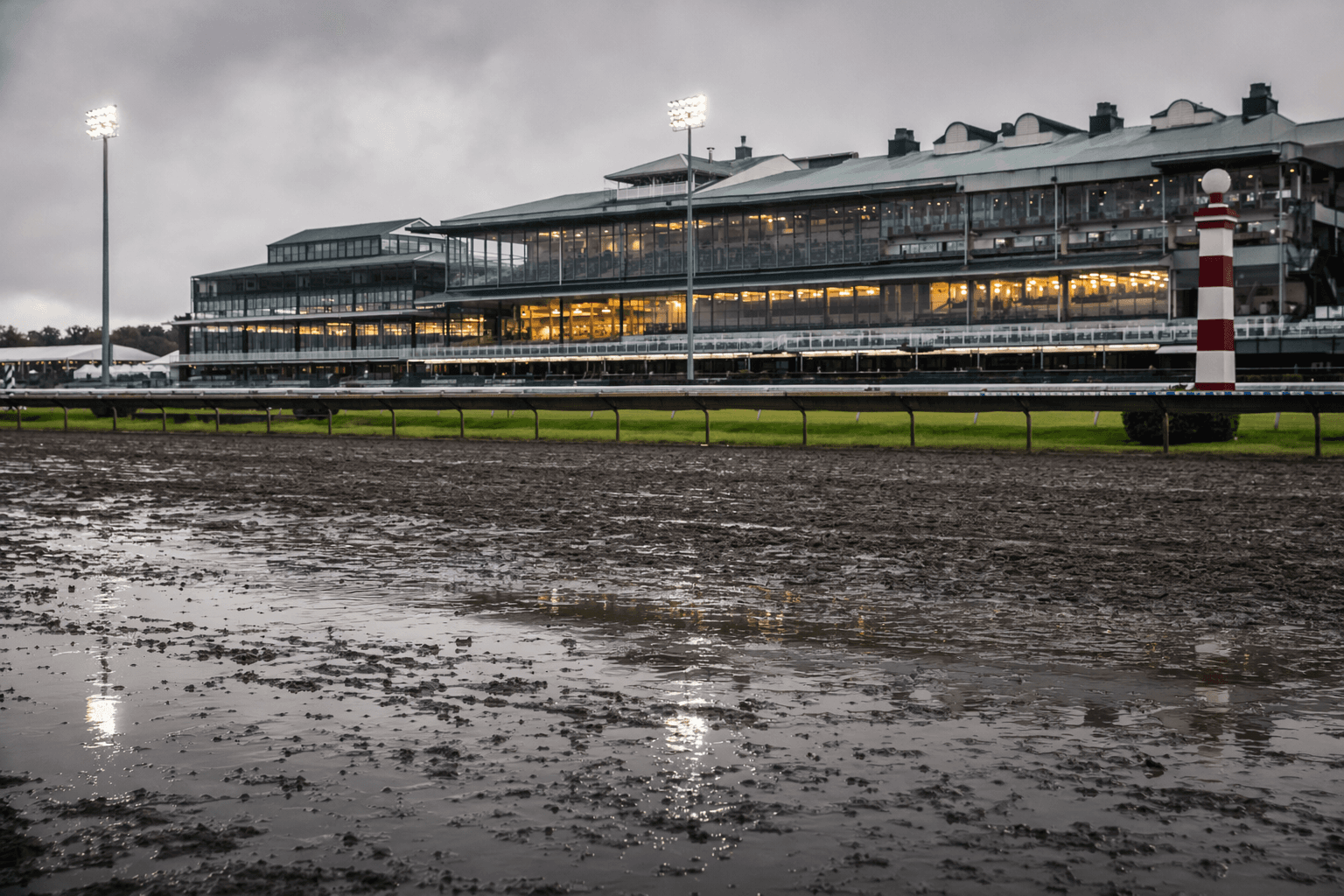 Monmouth Park moves turf stakes to May 30 because of wet weather