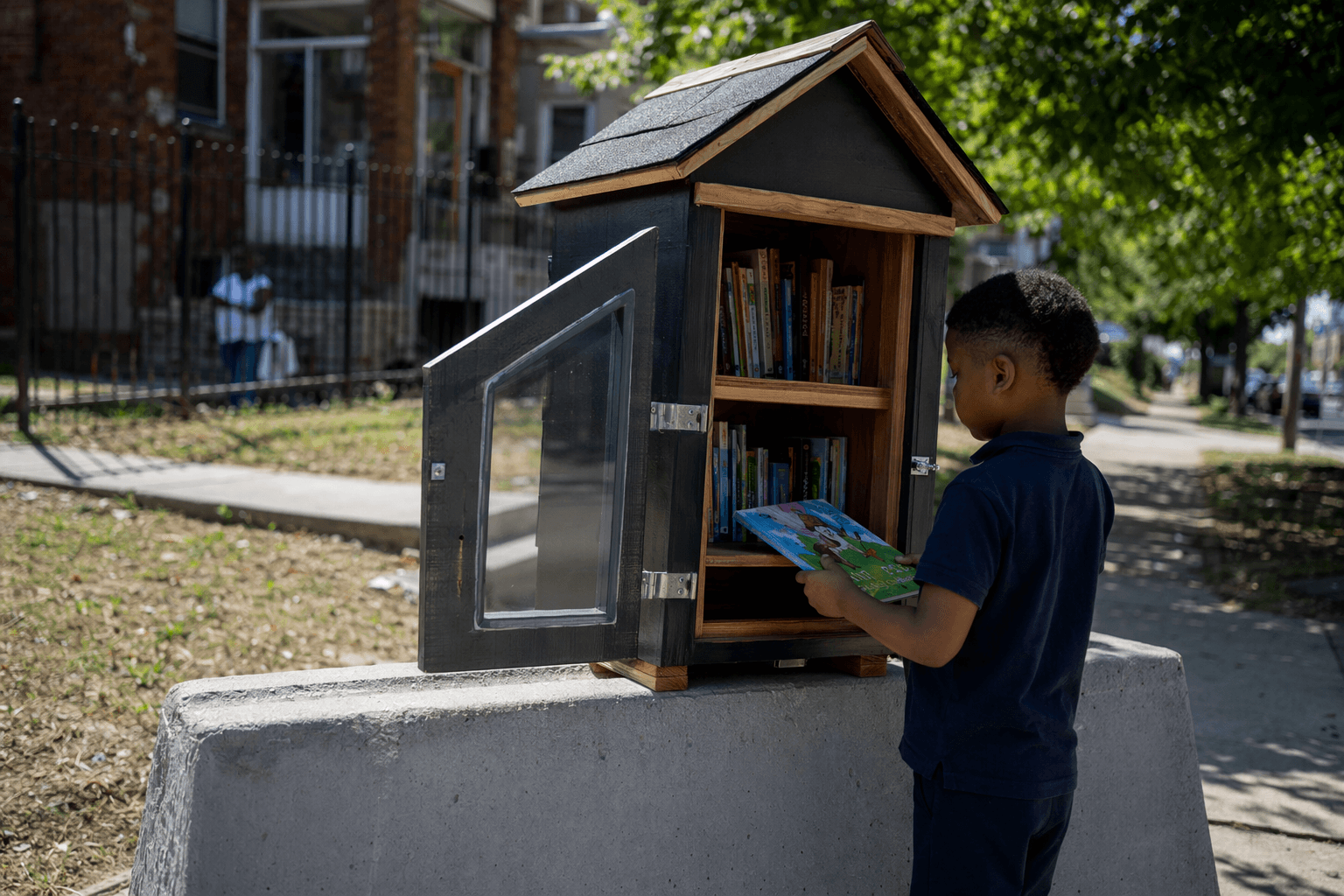 Park Heights free book nook restored after theft, with sturdier base