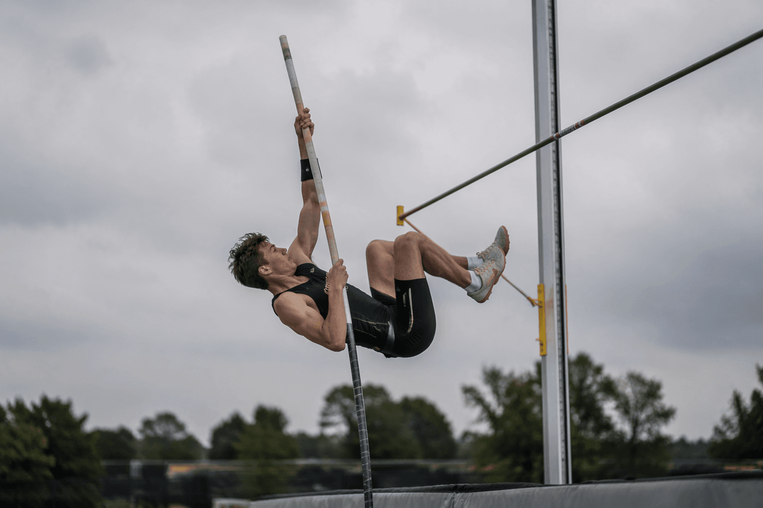 Gatesville’s Amos Phillips returns to state pole vault meet after late start