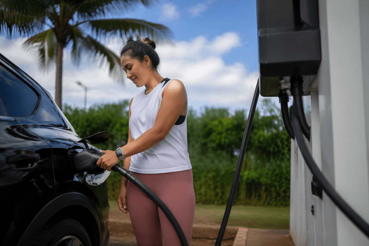 Kauai County activates payment system for public EV chargers in Līhue