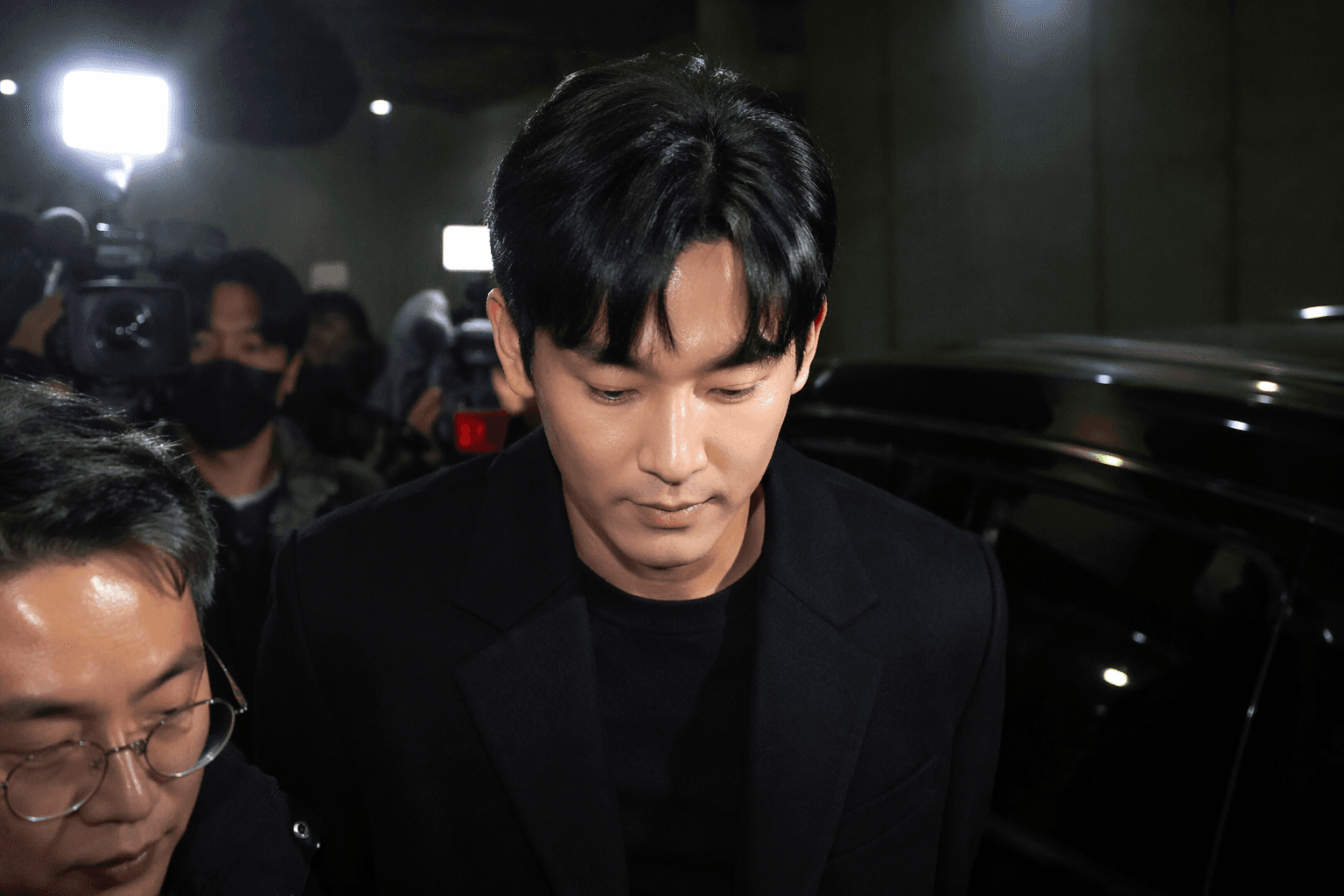 Police seek warrant for YouTuber accused of fabricating Kim Soo-hyun evidence
