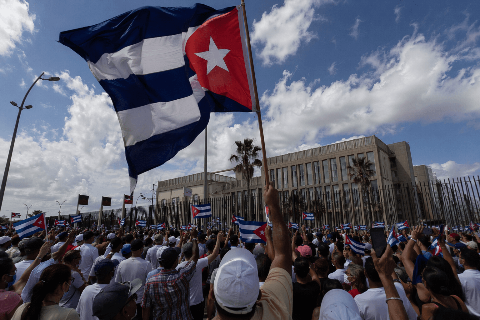 Thousands in Havana protest U.S. indictment of Raúl Castro