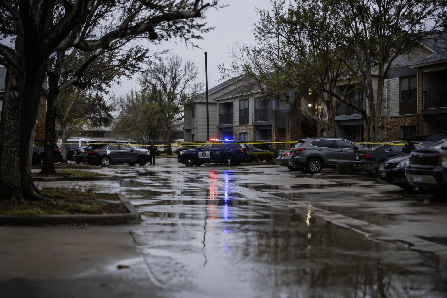 Man shot dead in north Harris County apartment parking lot, robbery suspected