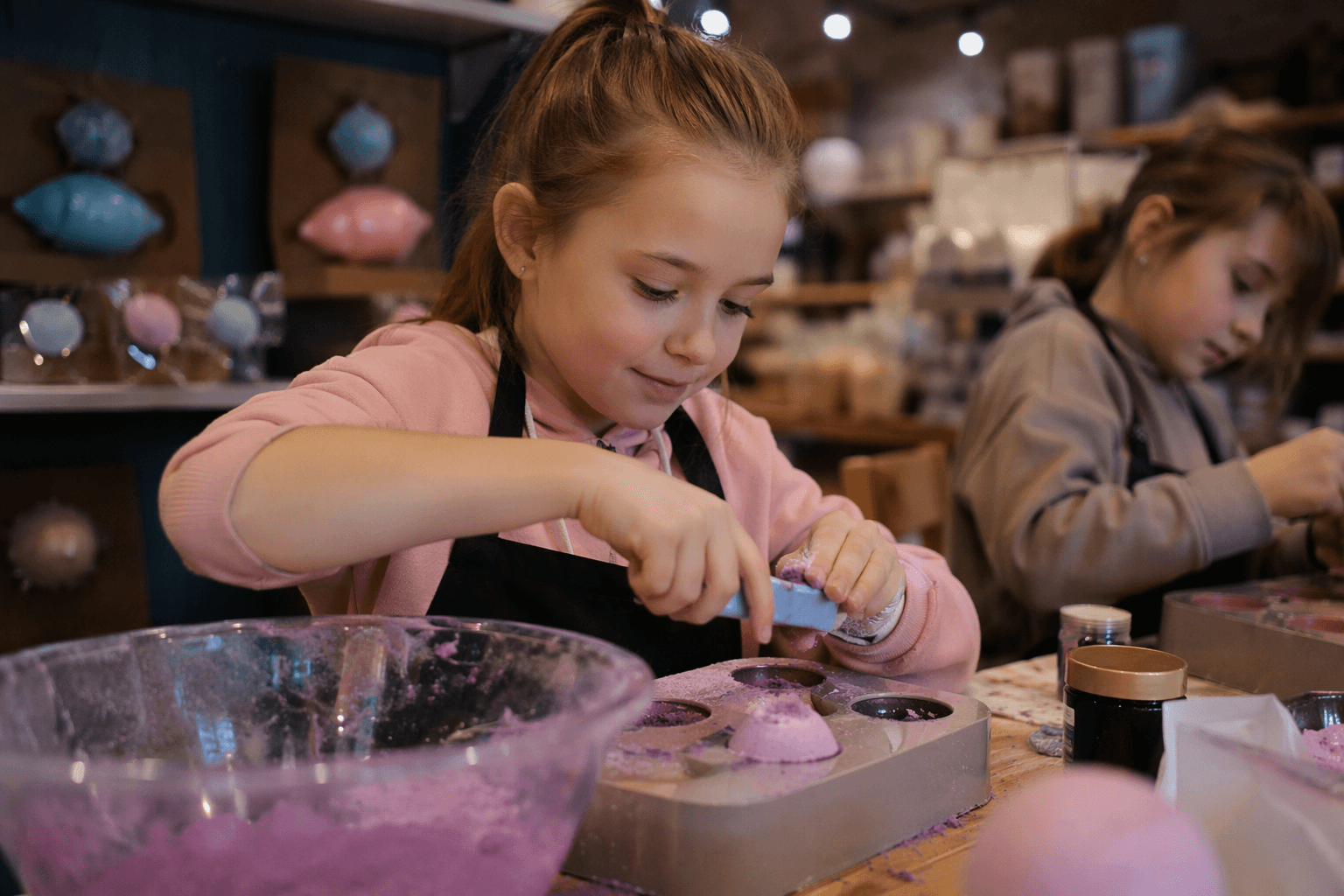 LouLou’s Crafts & More hosts beginner-friendly kids bath bomb workshop
