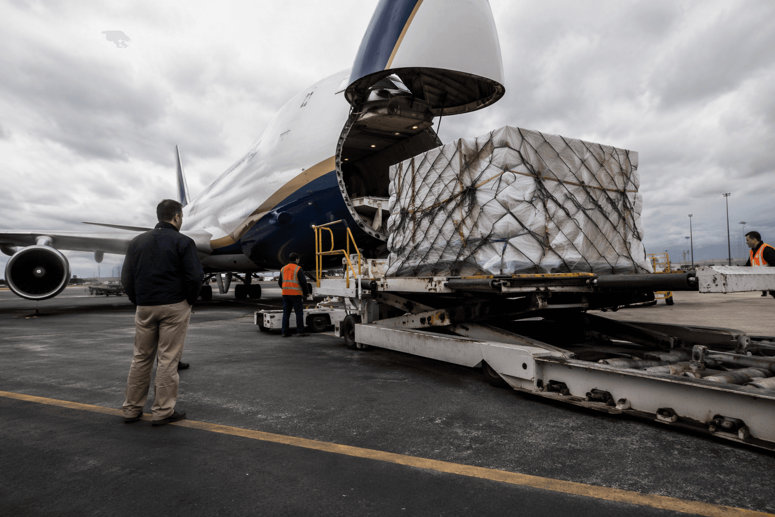 Samaritan's Purse sends Greensboro cargo plane with Ebola supplies to Congo