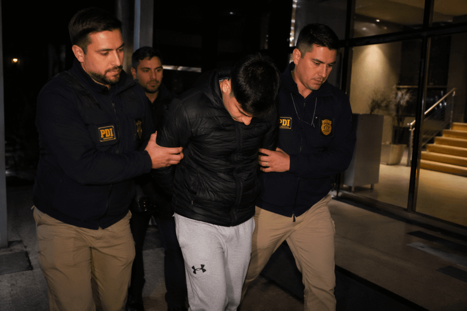 Chile arrests three in FBI probe of athlete home burglaries