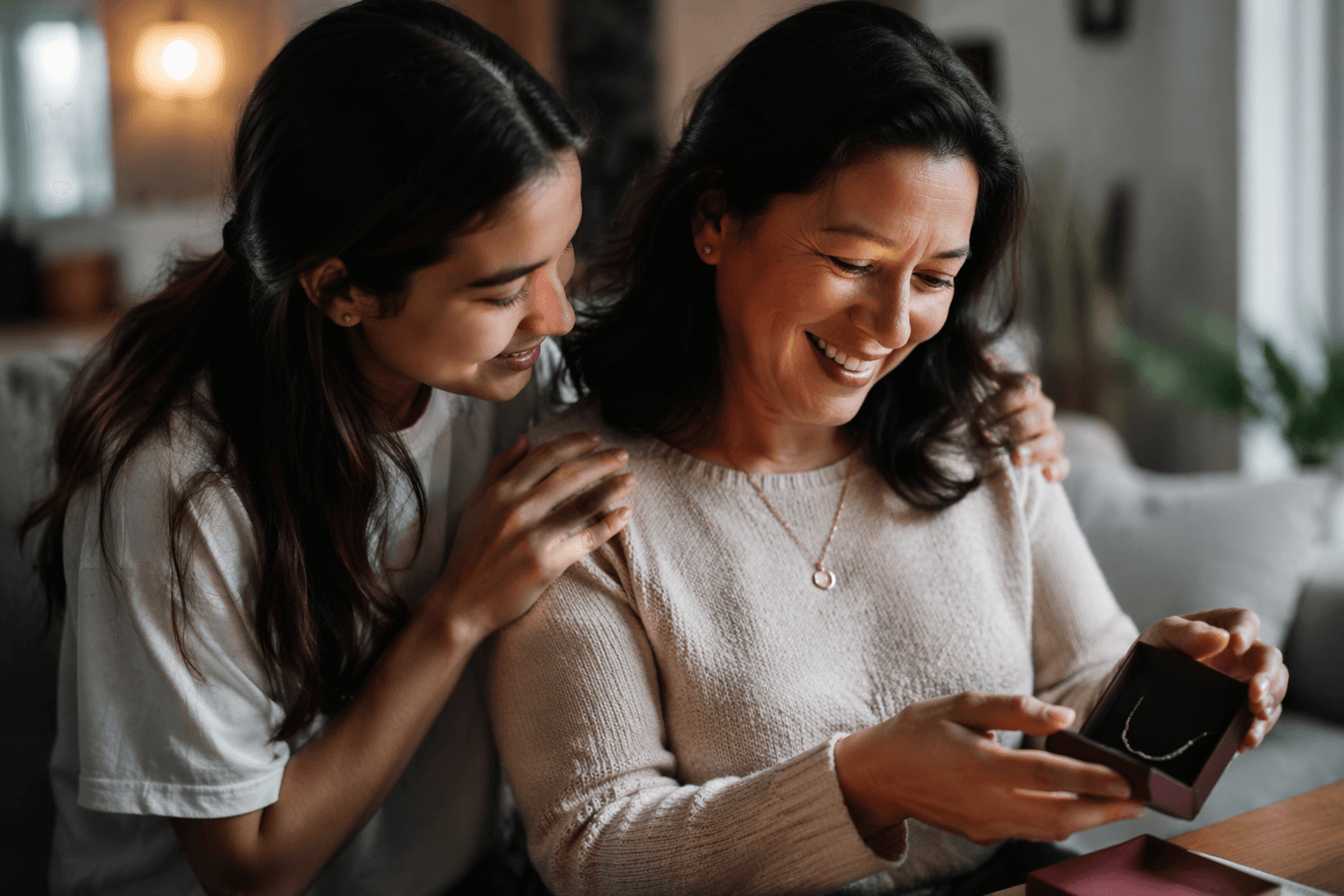 May’s gifting surge drives demand for personalized jewelry