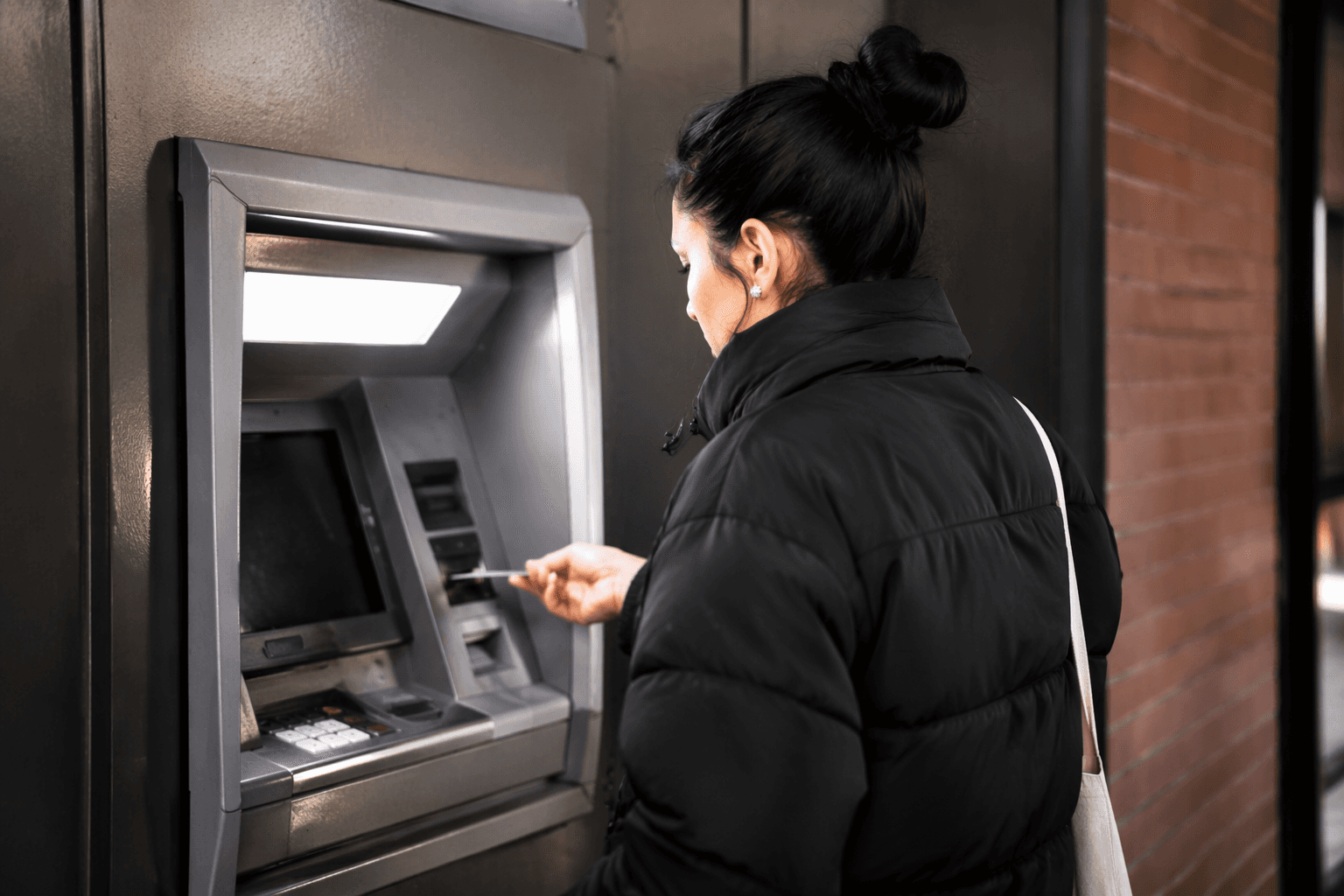 State police seek suspect in fraudulent Syracuse ATM withdrawals