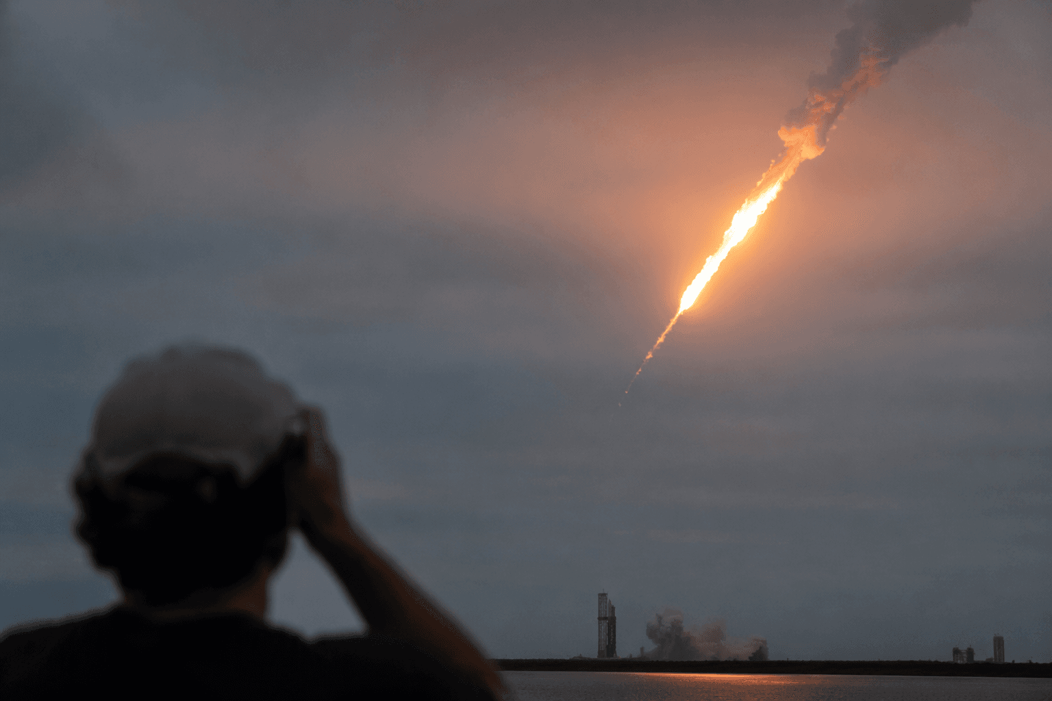 SpaceX grounds Starship after booster failure in latest test flight