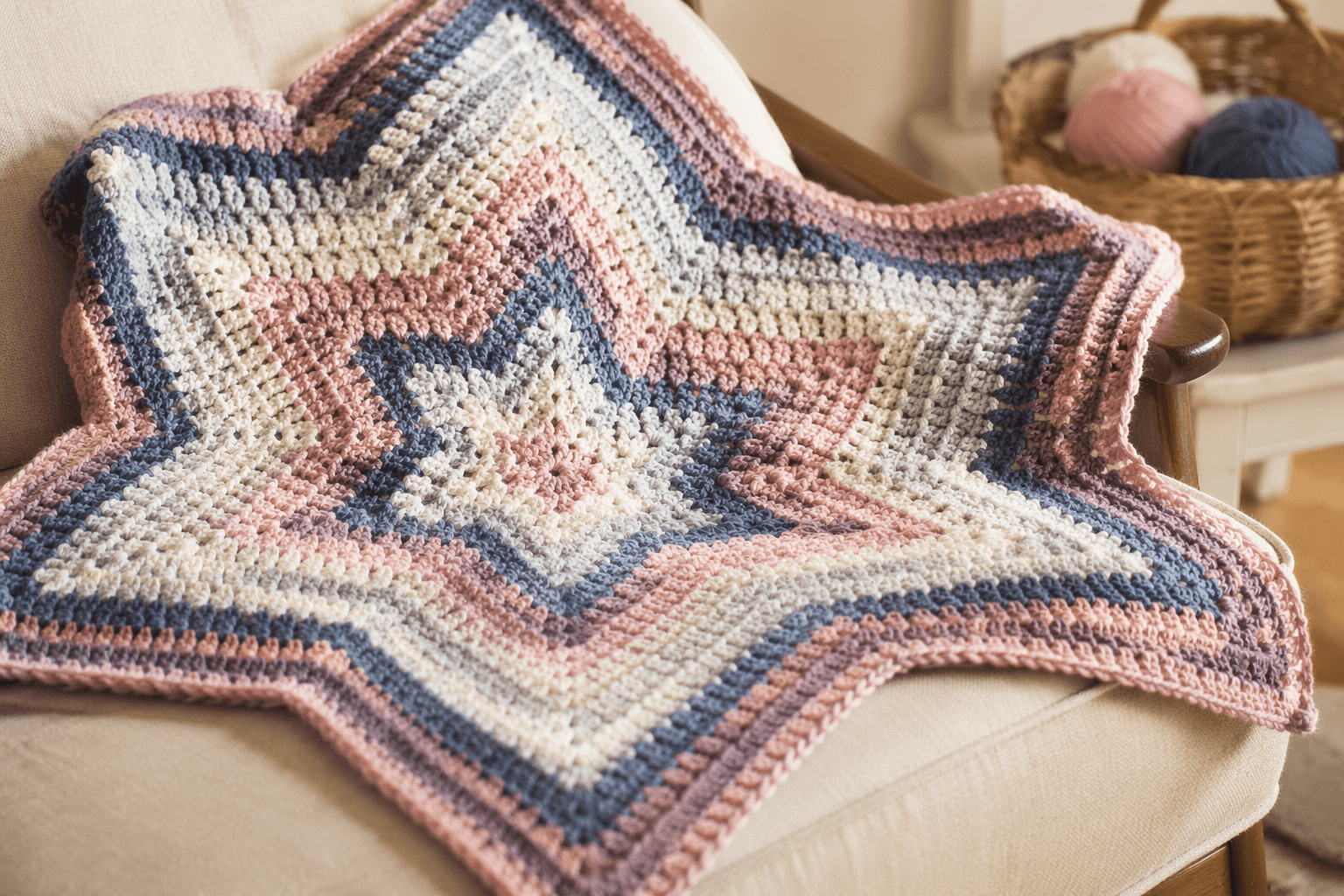 Free 7-point star blanket pattern blends charm and ease