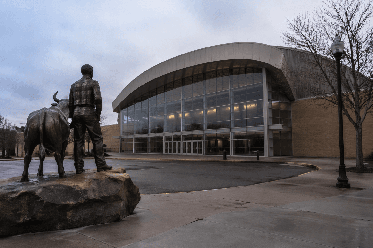 Bemidji council starts early talks on Sanford Center management future