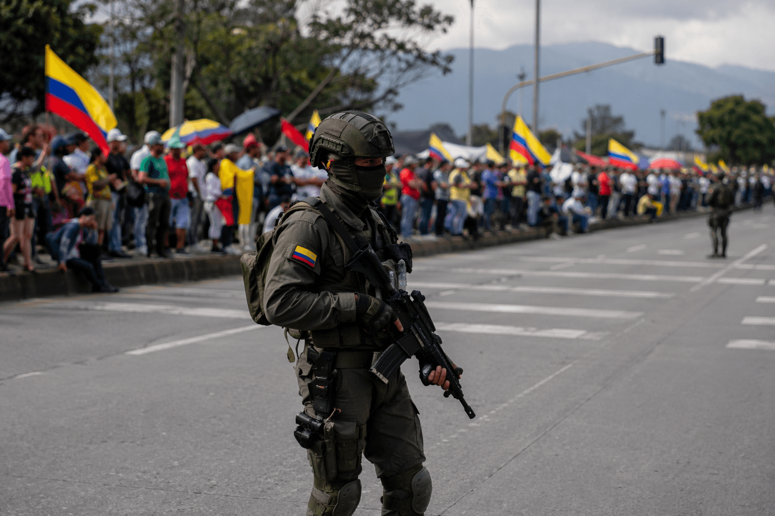 Colombia heads to key vote as security and social agendas clash