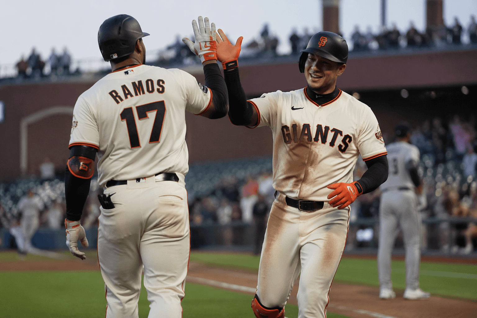 Giants open homestand against White Sox after four straight losses