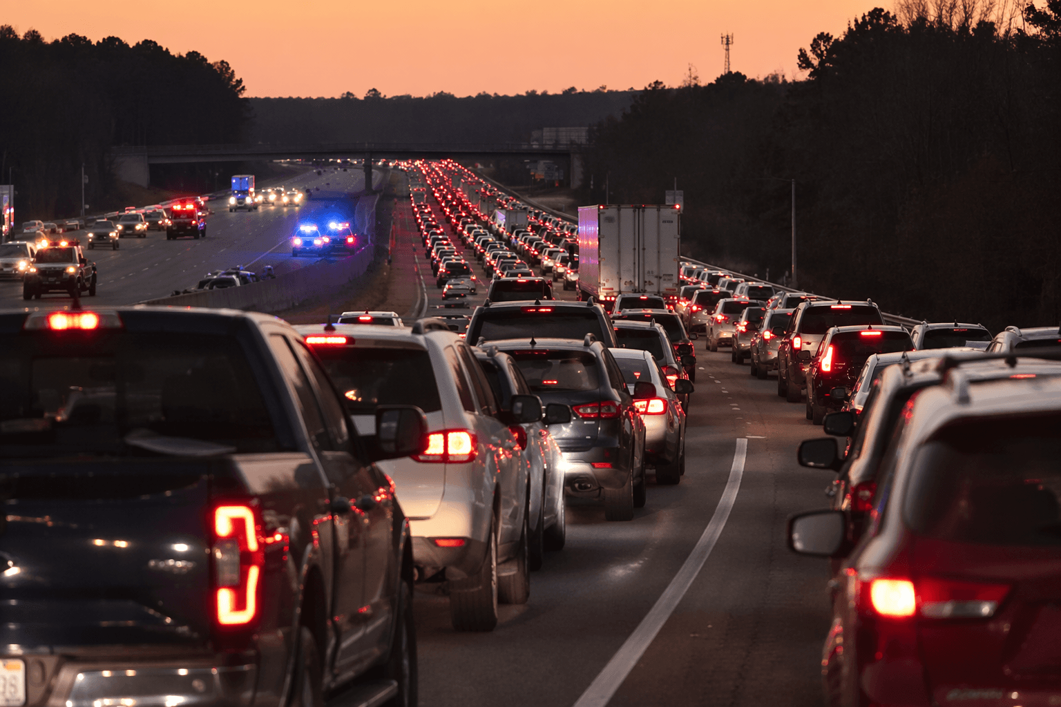Crash closes I-40 lanes in Guilford County, snarls traffic