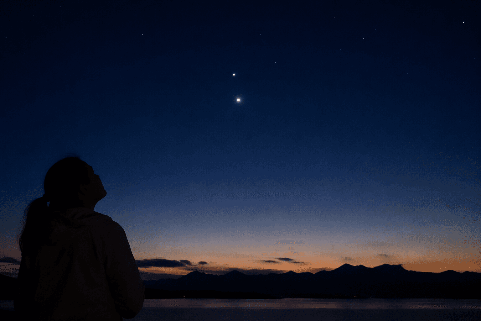 June skywatching peaks with Venus-Jupiter conjunction and Strawberry Moon