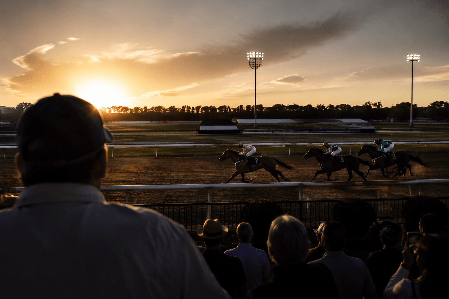 Woodbine moves weekend post time up to 1 p.m.
