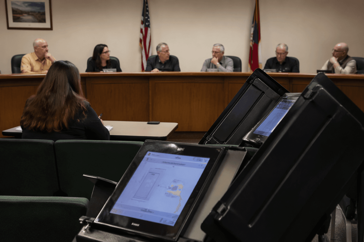 La Paz County approves ballot devices, advertising contract, planning appointee