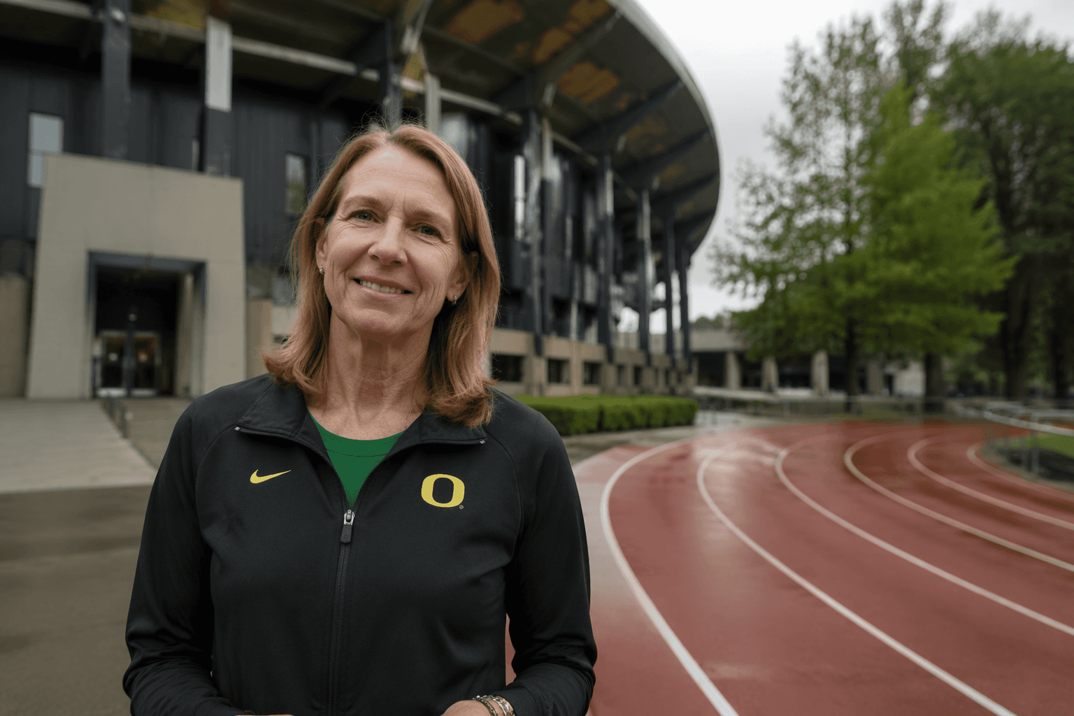 Leann Warren chosen for USTFCCCA Hall of Fame class in Eugene