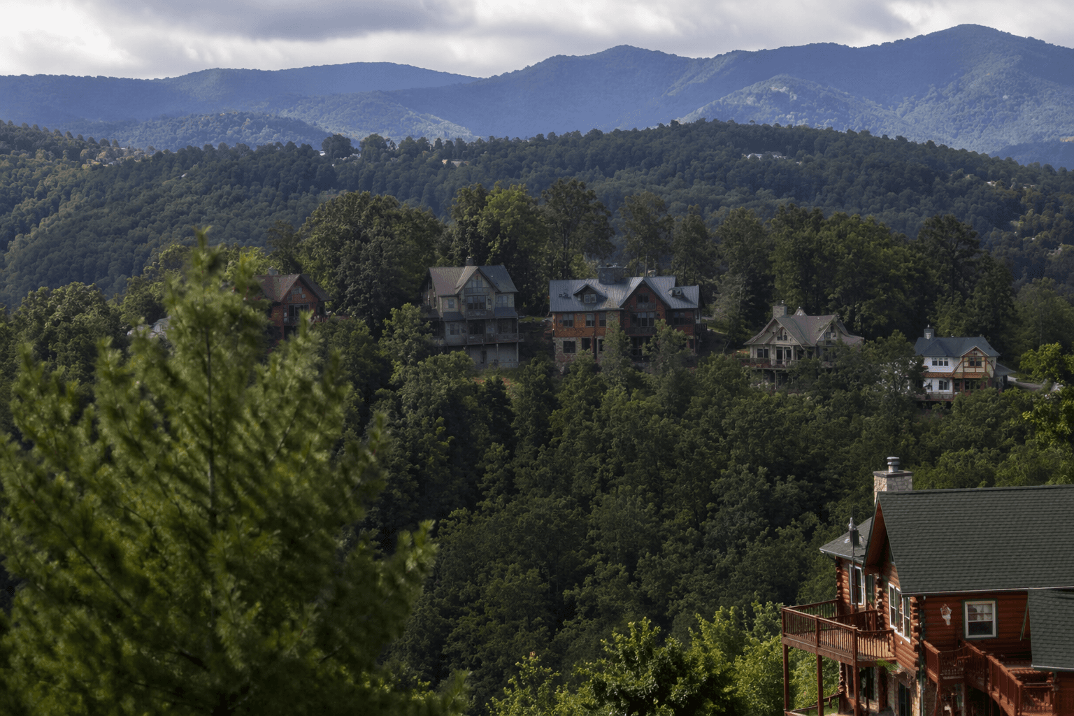 Asheville-area vacation-home purchases drop 66.3% amid market cooling