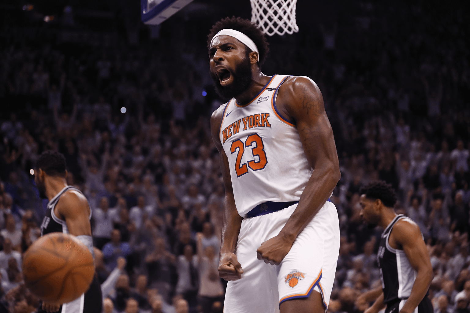 Knicks edge Spurs in Game 2, take 2-0 NBA Finals lead