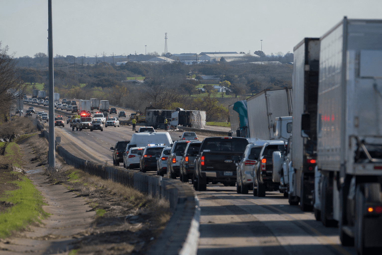 Crash closes westbound I-30 in Fate, backs up traffic to FM-548