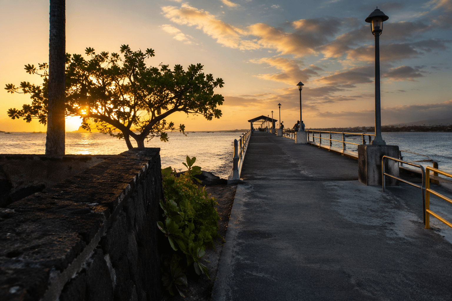 Kailua-Kona pier attack leads to sexual assault, robbery charges