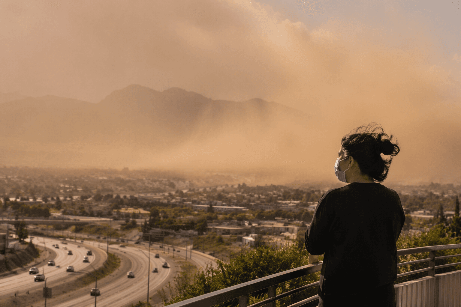Bernalillo County issues dust alert, warns of unhealthy air through 10 p.m.