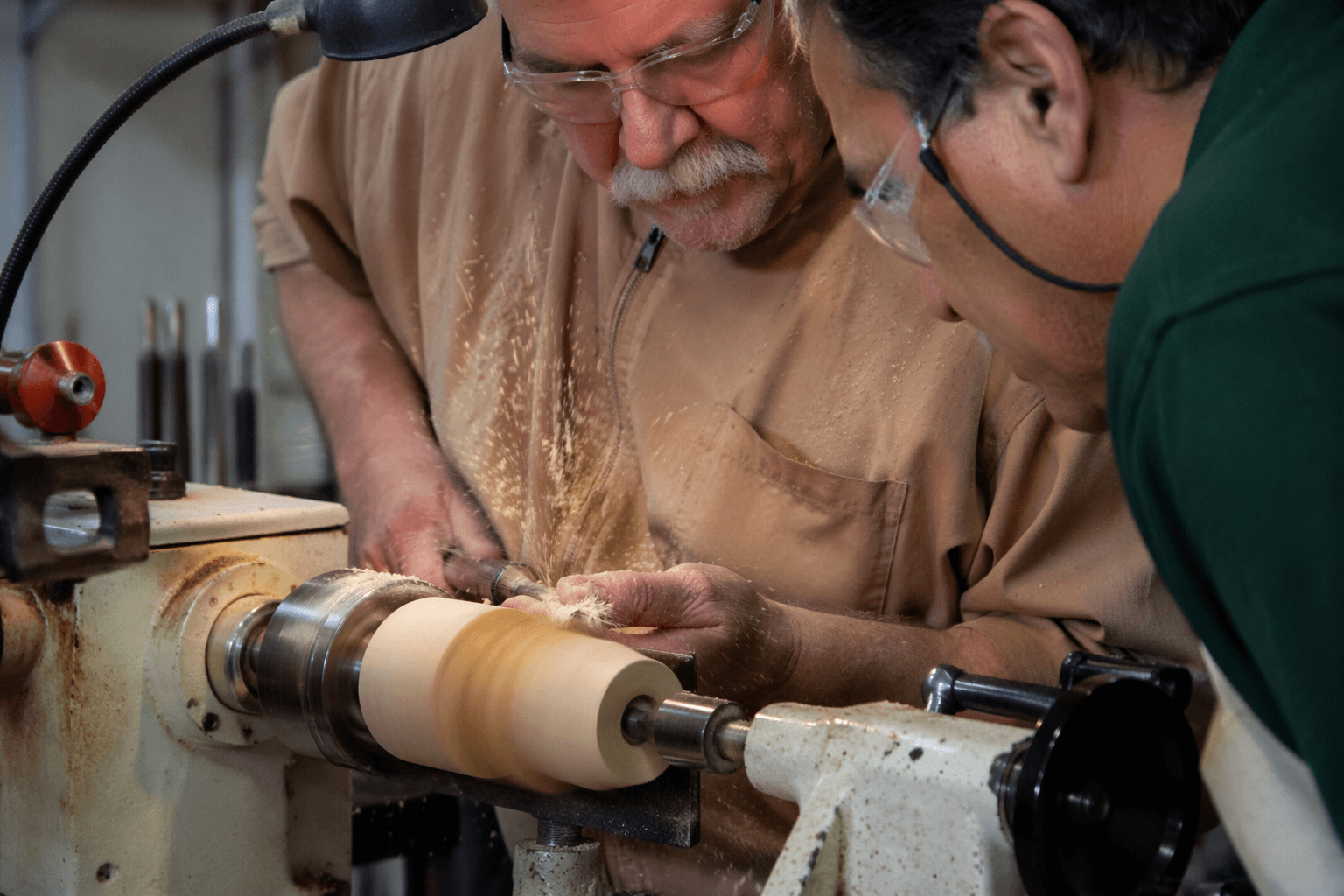South Puget Sound Woodturners packs June with mentoring, trembleur demo