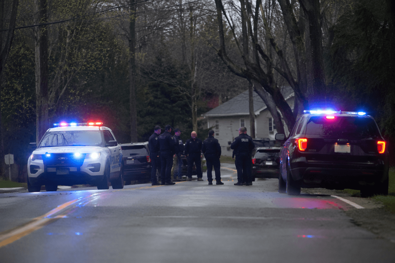 Manorville domestic incident leaves man slashed, one in custody
