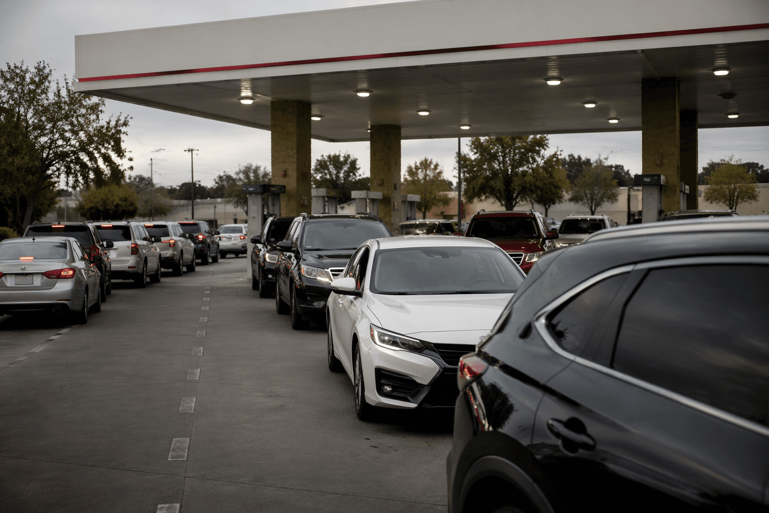 Costco gas sales hit record as prices draw more shoppers