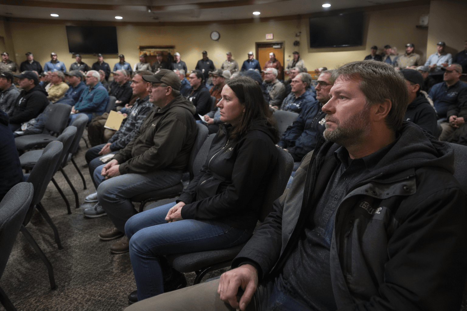 Shawano County committee backs 12-month pause on data centers