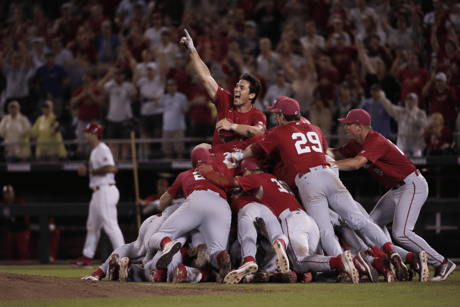 Alabama reaches College World Series after 18-hour delay in Super Regionals