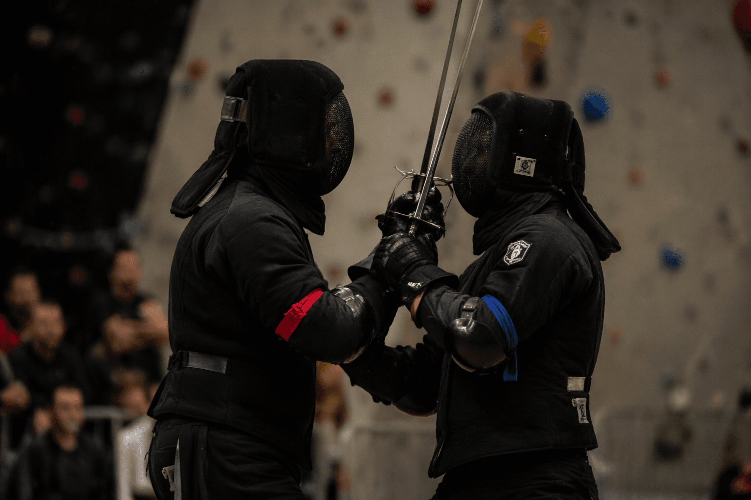 Pražský argument returns to Prague with compact longsword-only card