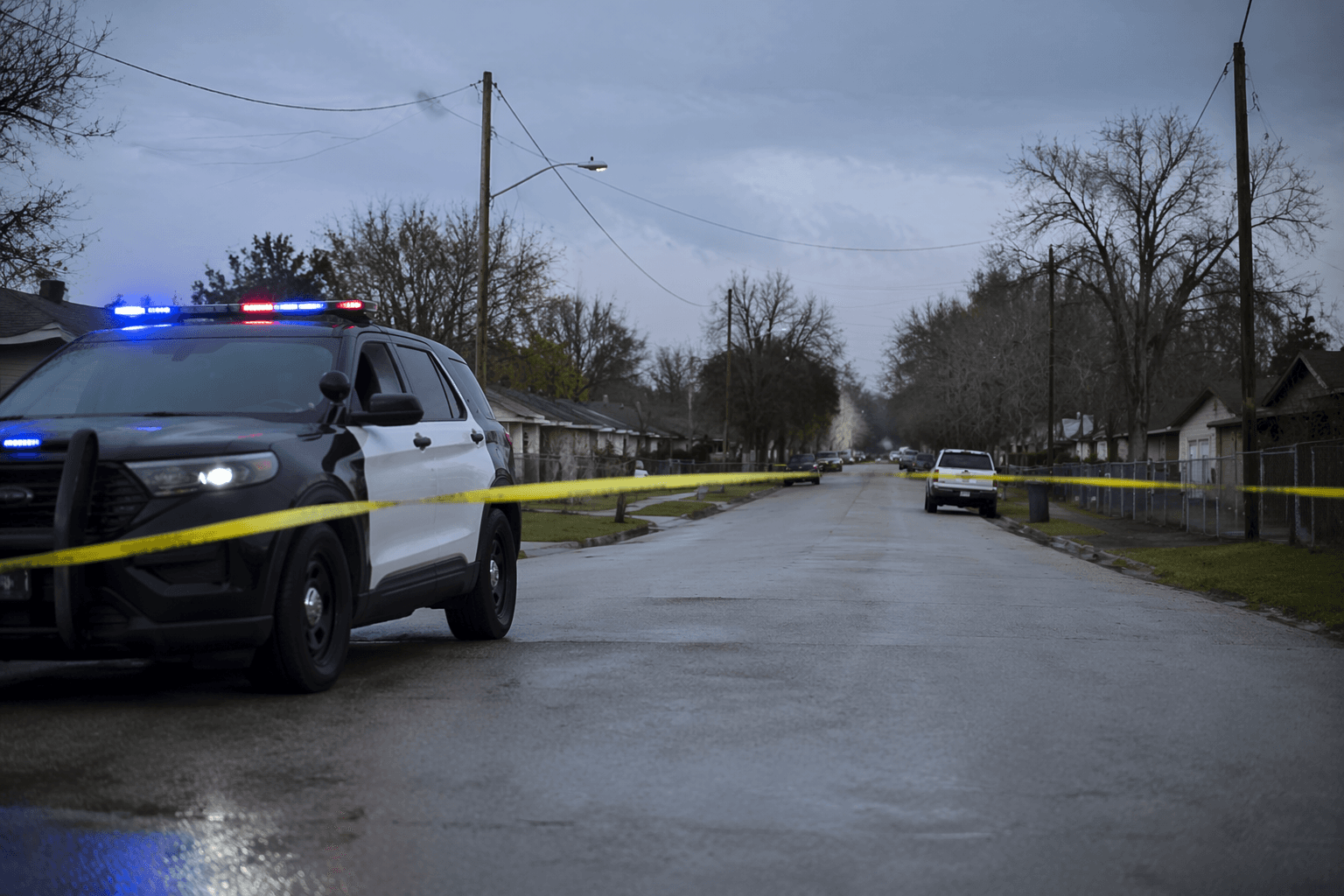 Teen boy, woman found dead in southeast Harris County home